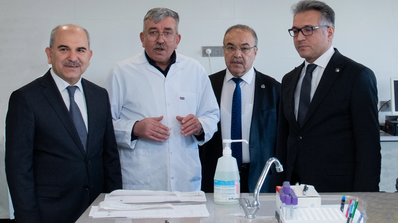 SÜ Küçük Hayvan Hastanesinde MR ve tomografi cihazları hizmete girdi